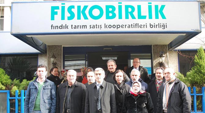 FİSKOBİRLİK, 2006'dan beri üreticilere borcunun büyük kısmını ödemesine rağmen, kalan 3 milyon lira için muhatap bulamıyor. Fisko6701