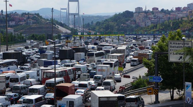 Cumhurbaşkanlığı Türkiye Bisiklet Turu nedeniyle İstanbul'da bir çok yolun trafiğe kapatılacağı açıklandı. Istanbul-trafik-371