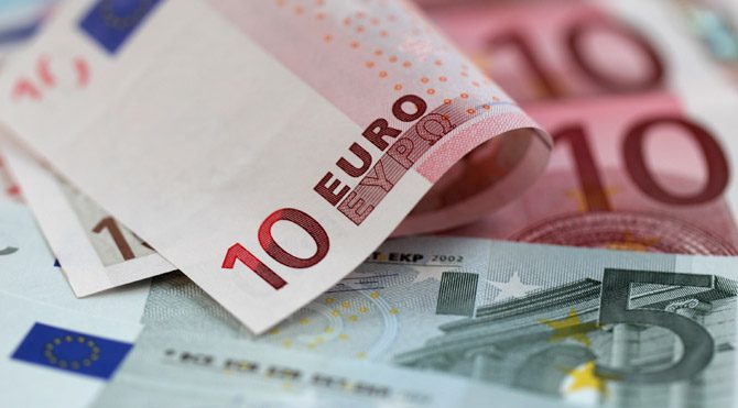 Euro, dolar karşısında yükselişe geçti. Euro