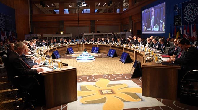 Antalya'da gerçekleştirilen NATO Dışişleri Bakanları Toplantısı'nda, Türkiye'nin Yüksek Hazırlıklı Ortak Görev Gücü'nün komutasını üstleneceği belirtildi. Manset-6701