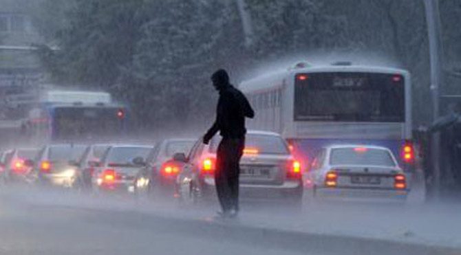 Meteoroloji Genel Müdürlüğü Batı Karadeniz, Ankara, Eskişehir ve Kuzey Ege için bir uyarı yayınladı. Yagmur-670