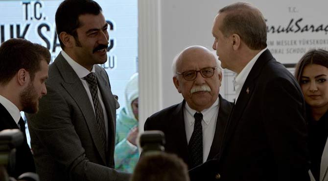 Kenan İmirzalıoğlu'nun Deniz Gezmiş'i canlandıracak olmasına usta oyuncu Cezmi Baskın'dan tepki geldi. Kenan-670