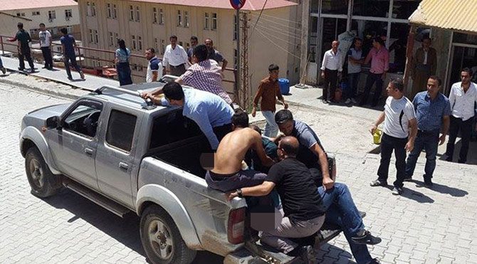 Şemdinli'de silahlı saldırıya uğrayan Uzman Çavuş Ziya Sarpkaya şehit düştü. Saldiri-foto-1