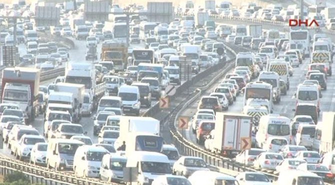 Okulların açılacağı 28 Eylül Pazartesi günü ulaşımda sıkıntı yaşanmaması için bir dizi önlem alındı. Trafikistanbuldha670