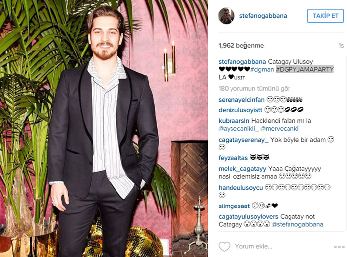 Ünlü oyuncu Çağatay Ulusoy moda devi Dolce & Gabbana'nın pijama partisine katıldı. Ve Stefano Gabbana kendi hesabından Ulusoy'un fotoğrafını paylaştı. Cagatayic