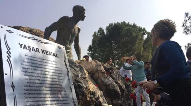 Türk Edebiyatı`nın önemli isimi Yazar Yaşar Kemal (Kemal Sadık Gökçeli), ölümünün birinci yıldönümünde doğduğu Osmaniye'nin Gökçedam Köyü`nde anıldı. Yasarkema2dha670