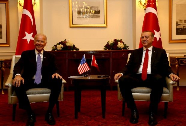 Nükleer Güvenlik Zirvesi için ABD'de bulunan Cumhurbaşkanı Recep Tayyip Erdoğan, Washington'da ABD Başkan Yardımcısı Biden ile görüştü. Resimid_1964803-custom