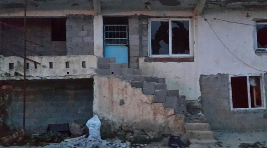 Tarsus'ta Cano aşireti ile mahalle sakinleri arasında çıkan kavgada biri 5 yaşında çocuk olmak üzere dört kişi yaralandı. Adana
