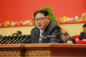 Kuzey Kore lideri Kim Jong-un, ülkesinin egemenliği tehdit edilmediği sürece nükleer silahlarını kullanmayacağını söyledi. 2016-05-07T192823Z_666625787_S1AETCSOKLAA_RTRMADP_3_NORTHKOREA-CONGRESS-300x200