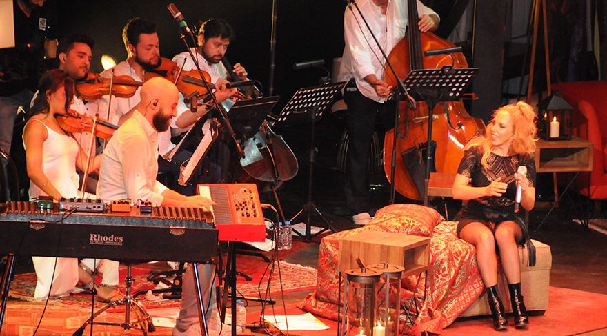 Yıldızlı Geceler, 16 Ağustos akşamı sahnesinde Sertab Erener’i ağırladı. Sertab-ev