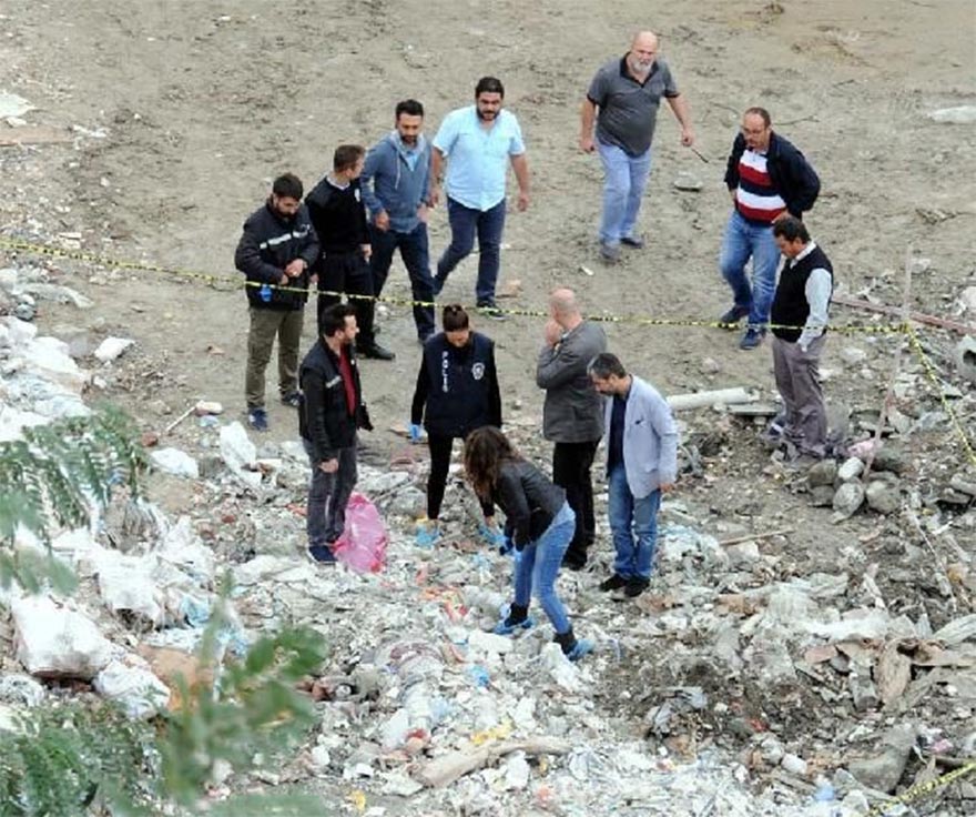 Kağıthane’de inşaattan alınan molozların arasından erkek cesedi çıktı. Cesedin inşaatta çalışan bir işçiye ait olduğu öğrenildi. Kamyon3