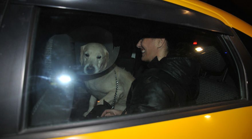 Meltem Cumbul önceki gece Karaköy Bej adlı mekanda köpeği ile eğlendi. Meltem-cumbul-ic