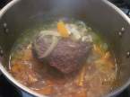 Boeuf boulli, carottes, oignon, champignons et pommes de terre Boeuf_bouilli_carottes_oignon_p_de_terre_oignons_017