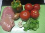 Escalopes de dinde à la sauce tomate et basilic. + photos. Escalopes_de_dinde_la_sauce_tomates_poivron_basilic_002