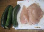 escalopes de  poulet aux courgettes,sauce tomate Escalopes_de_poulet_aux_courgettes_en_sauce_tomate_002