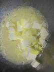 Gâteau à l'ananas à la pâte à sucre.+ photos. G_teau_l_ananas_la_p_te_sucre_mo_005