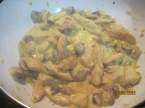 lamelles de poulet aux carottes, champignons en sauce.photos Lamelles_de_poulet_aux_carottes_et_champignons_en_sauce_013