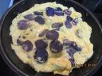 Omelette aux pommes de terre vitelottes.photos. Omelette_aux_pommes_de_terre_vitelottes_012