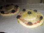 petites pizzas au chorizo et fromage de chèvre.photos. Petites_pizzas_au_chorizo_et_fromage_de_chevre_015