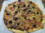 pizza au jambon cru et bambou,mozzarella. photos. Pizza_au_jambon_cru_et_tranches_de_bambou_001