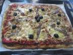 Pizza aux poivrons, thon, anchois et gruyère râpé Pizza_aux_poivrons_thon_anchois_gruyere_rape_001