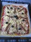 Pizza aux poivrons, thon, anchois et gruyère râpé Pizza_aux_poivrons_thon_anchois_gruyere_rape_009