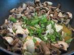 tranches de poulet aux champignons et basilic Tranches_de_poulet_aux_champignons_et_basilic_009