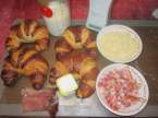 Croissants garnis. béchamel. lardons. jambon cru. Croissants_garnis_bchamel_lardons_jambon_cru_002