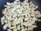 Cuisses de poulet aux cubes de courgettes.+ photos . Cuisses_de_poulet_aux_cubes_de_courgettes_008