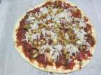 Pizza aux oignons et chorizo. mozzarella + photos. Pizza_aux_oignons_et_chorizo_mozzarella_008