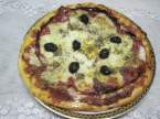 Pizza aux oignons et chorizo. mozzarella + photos. Pizza_aux_oignons_et_chorizo_mozzarella_016