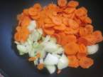 Saucisses de Toulouse sur un lit de carottes.+ photos. Saucisses_de_toulouse_sur_un_lit_de_carottes_005