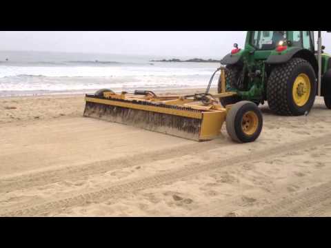 macchina pulizia arenile spiaggia 0