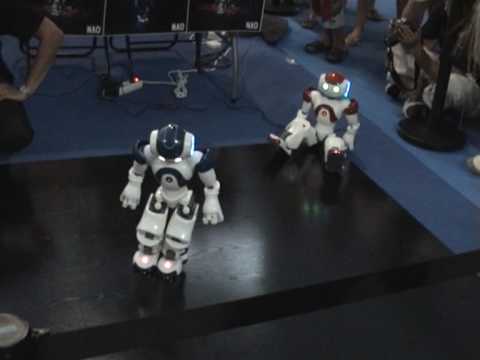 Robots que bailan como Michael Jackson o doblan la ropa, en congreso Zaragoza Hqdefault