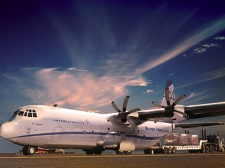 [Internacional] Lockheed lança versão civil de avião C-130J de transporte militar 8prawgr95nawa134rymtei3kj