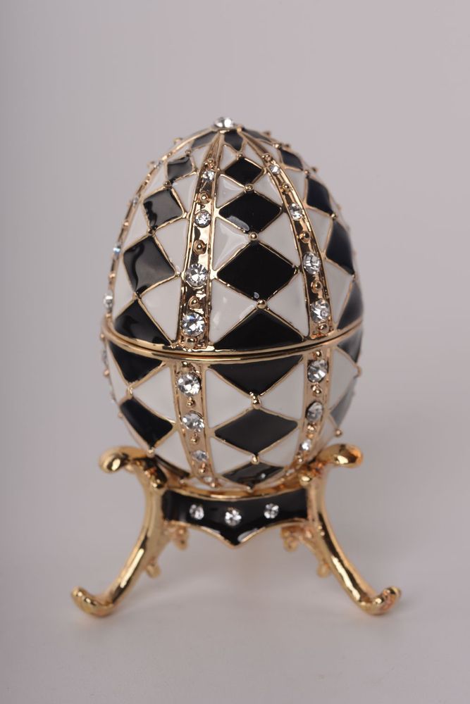 Shiny, pretty, happy things - Page 7 Black_and_White_Faberge_Egg_with_Gold