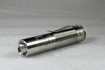 Votre dernier achat en 2014 ? Small-airola-v3-tube-mini-18650-titanium-alloy-light-outdoor-edc-flashlight.jpg_350x350