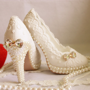 جزم سهرة 2013-Aesthetic-Crystal-Pearl-Shoes-Wedding-Pumps-Bridal-Shoes-White-Wedding-Lace-Shoes-EU35-43-3.jpg_350x350