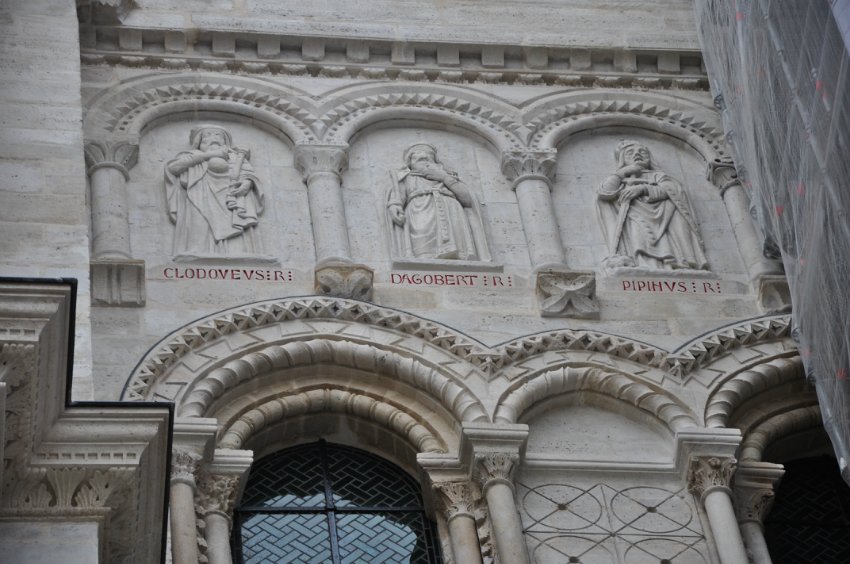 La restauration de la façade principale de la basilique 31dfd899458b