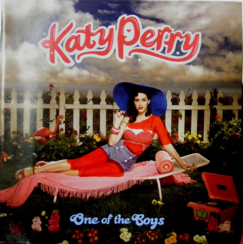 Álbum » One Of The Boys [+4M WW] - Página 3 Katy-Perry-s-Album-Artwork-Censored-in-Saudi-Arabia-2