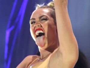 Lizard TV unveils its logo Miley-cyrus-tongue-perform