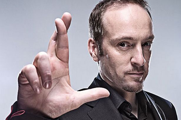 Derren Brown says: 'Palm Readers are Fake!' (video) Derren-brown-113635376