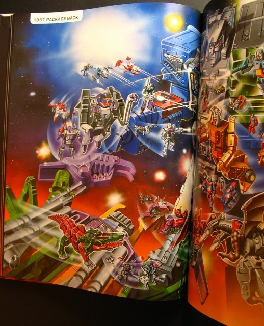 Livres Transformers — Vous Êtes le Héros, The Ark Vol 1-2 (Dessins), Vault (Archives d'Hasbro), Legacy (Arts d'Emballages), Guide (Jouets), etc - Page 2 Transformers-package-art-book-10