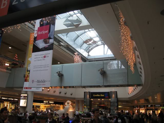 Frankfurt am Main International (FRA / EDDF) Frankfurt_airport