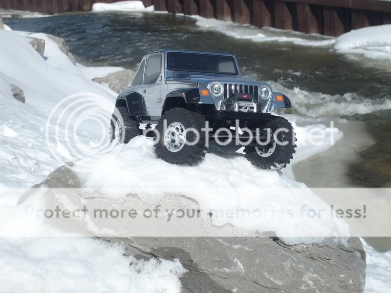 a "reflective" view of a Jeep SANY2625