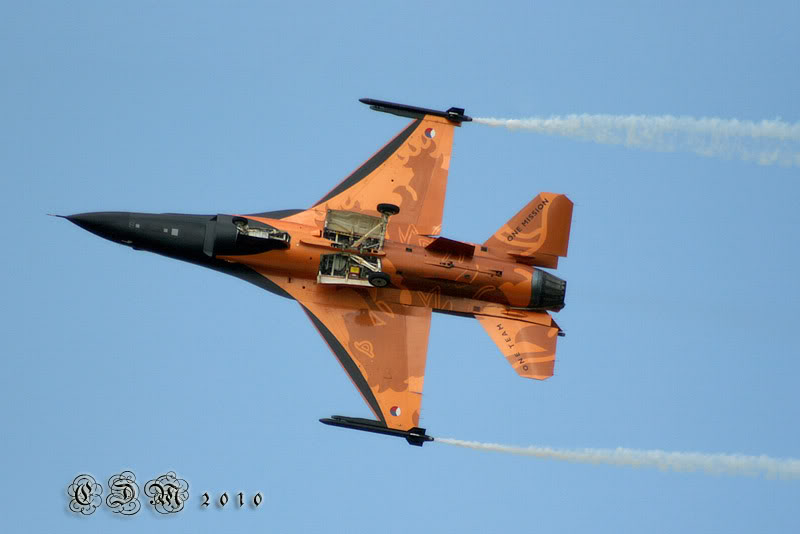 Kecskemét AirShow 2010 - POZE - Pagina 4 J015-01