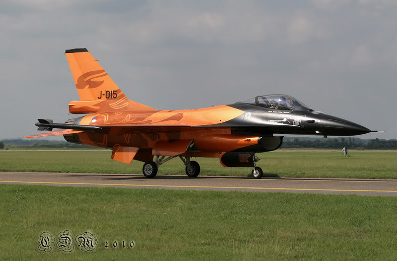 Kecskemét AirShow 2010 - POZE - Pagina 4 J015-02