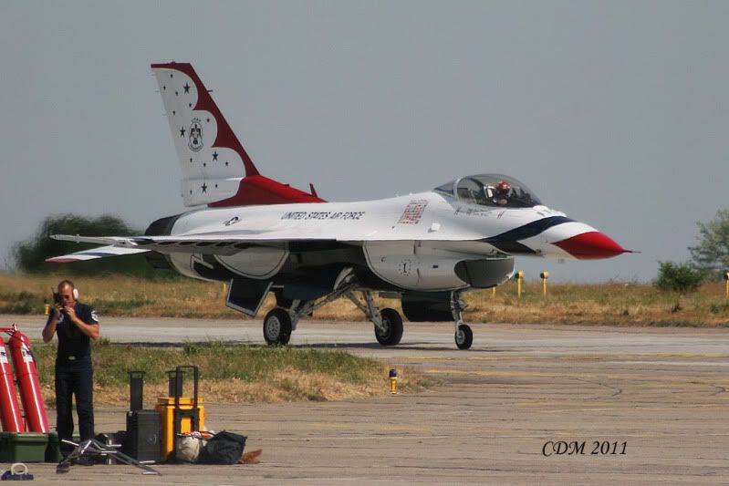 Thunderbirds la Constanta in 2011 - Fotografii - Pagina 2 IMG_4913