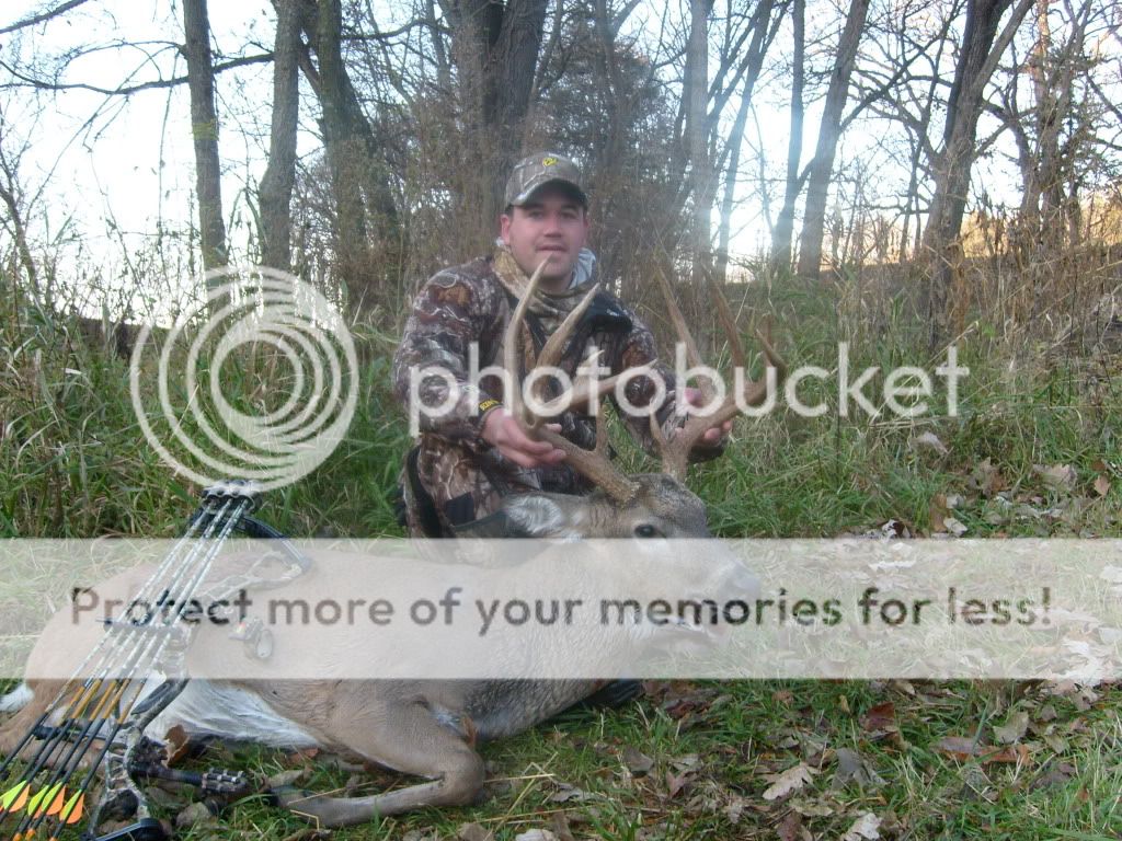 Two nice Iowa bucks 174