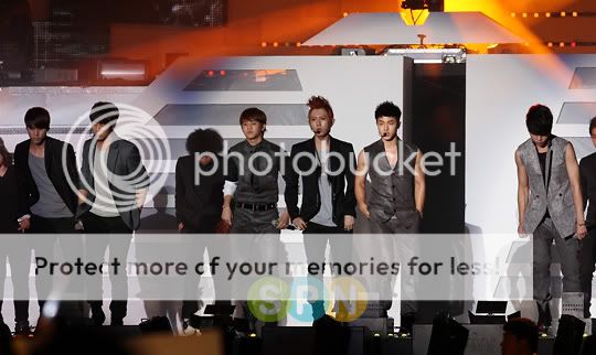 [29.05.11] BEAST en el Dream Concert 2011  Pp11052800077